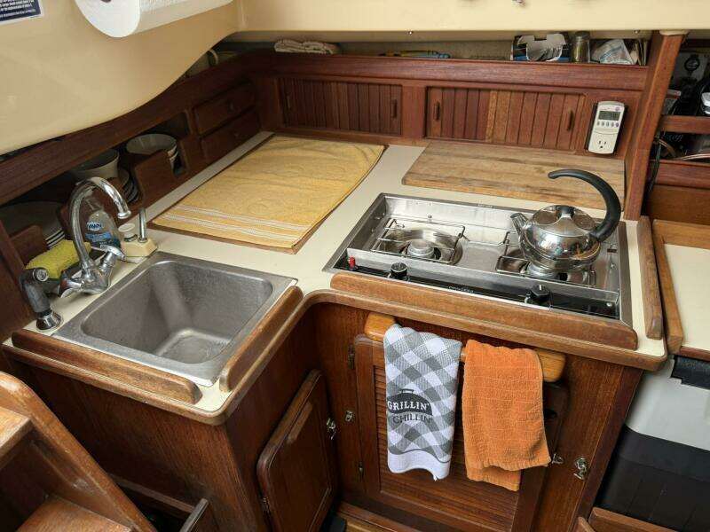 YAKKO 27ft Island Packet Yacht For Sale
