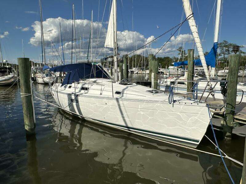 35ft Beneteau Yacht For Sale