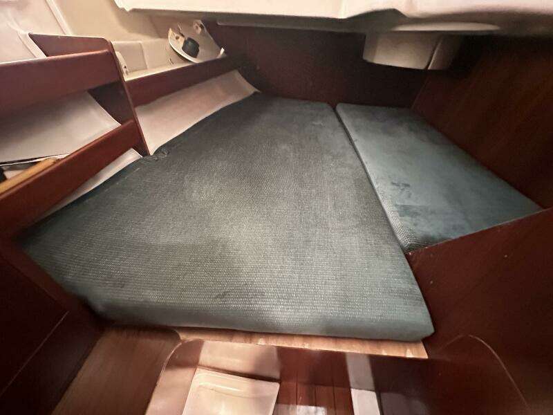 35ft Beneteau Yacht For Sale