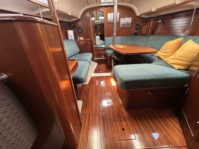 35ft Beneteau Yacht For Sale
