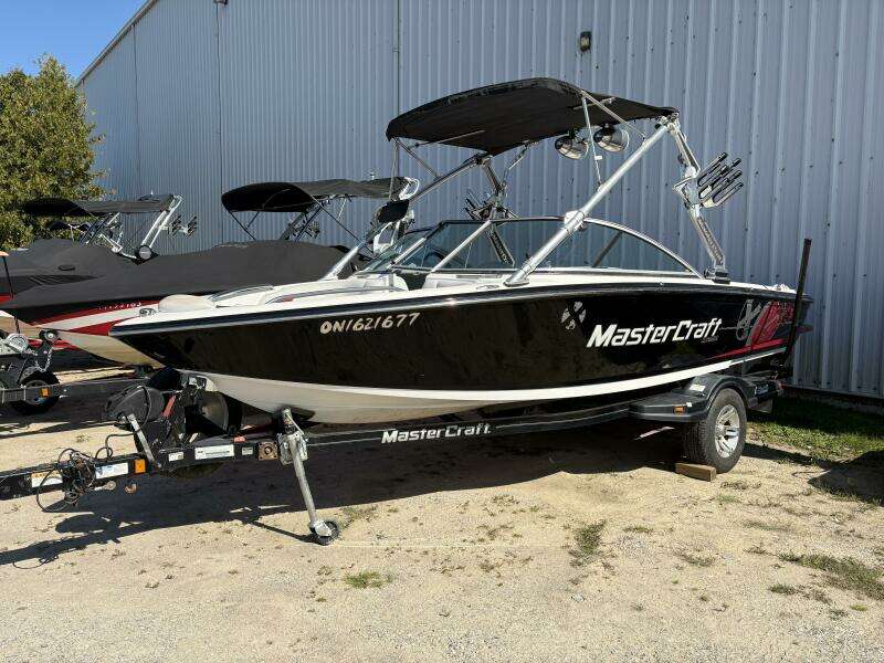 21ft Mastercraft Yacht For Sale