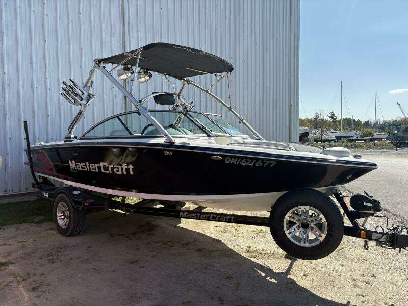 21ft Mastercraft Yacht For Sale