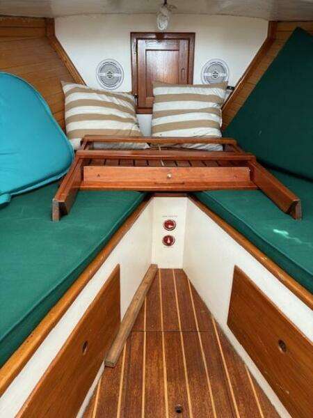 Bellevue 29ft Dyer Yacht For Sale