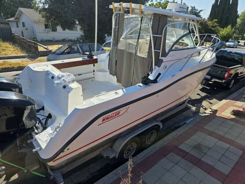 26ft Boston Whaler Yacht For Sale