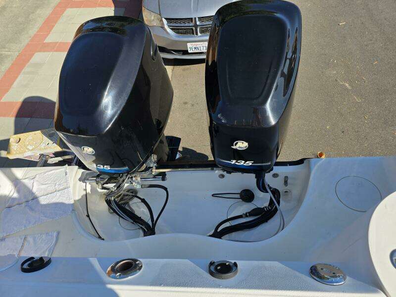 26ft Boston Whaler Yacht For Sale