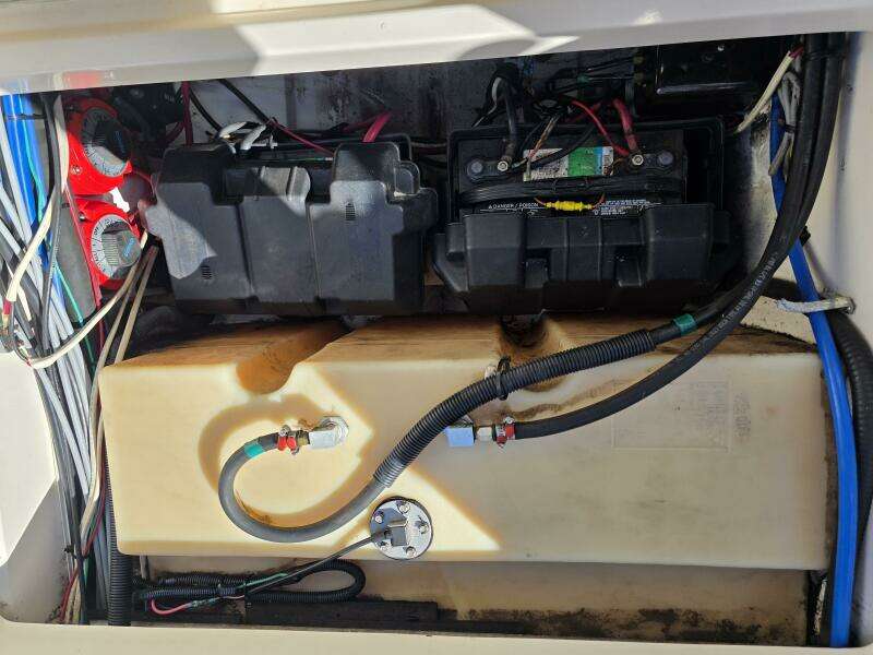 26ft Boston Whaler Yacht For Sale