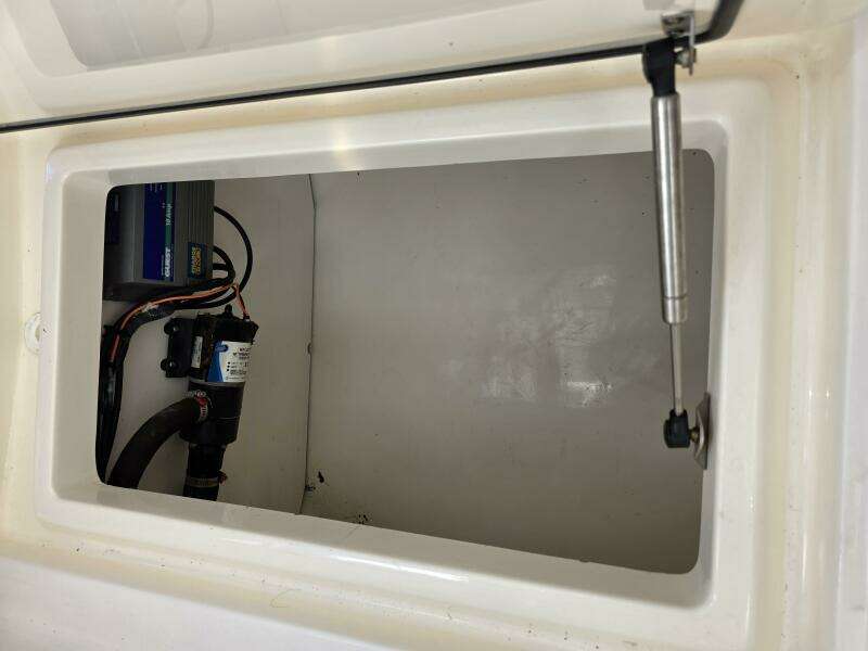 26ft Boston Whaler Yacht For Sale