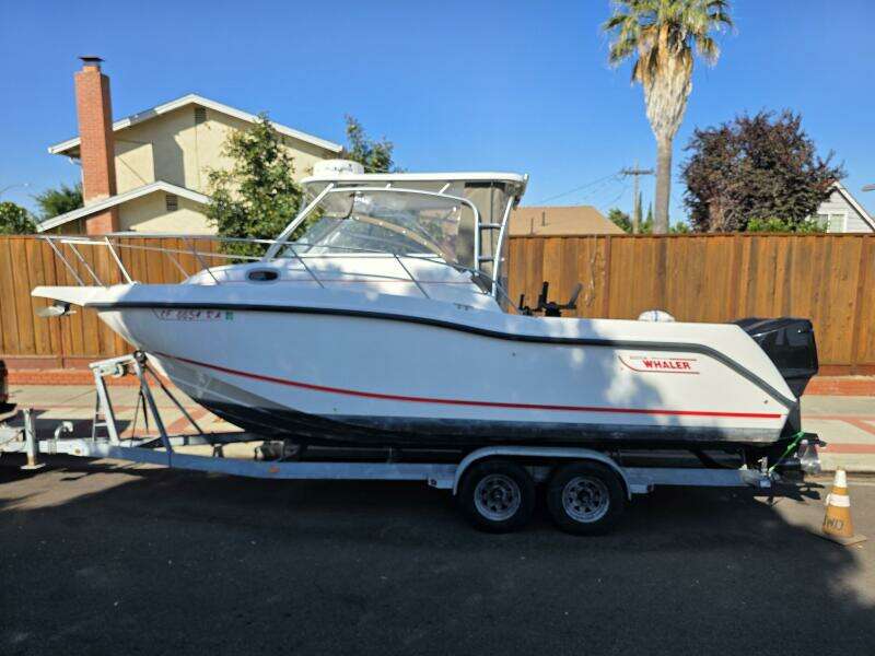 26ft Boston Whaler Yacht For Sale