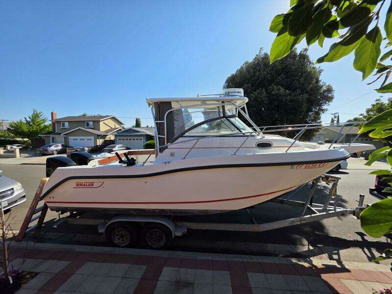 26ft Boston Whaler Yacht For Sale