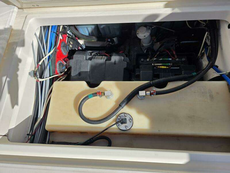 26ft Boston Whaler Yacht For Sale