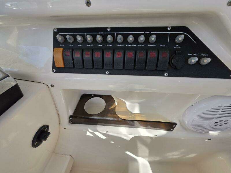 26ft Boston Whaler Yacht For Sale