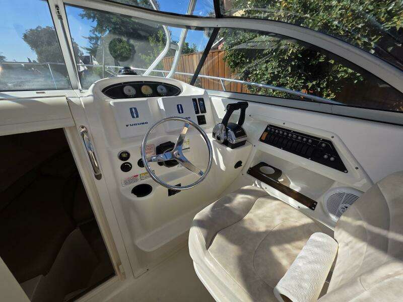 26ft Boston Whaler Yacht For Sale