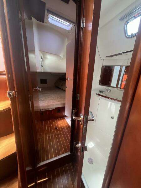 Autumn 42ft Beneteau Yacht For Sale