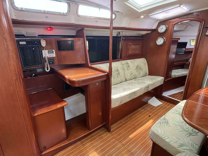 Autumn 42ft Beneteau Yacht For Sale