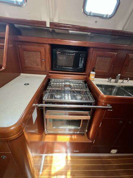 Autumn 42ft Beneteau Yacht For Sale