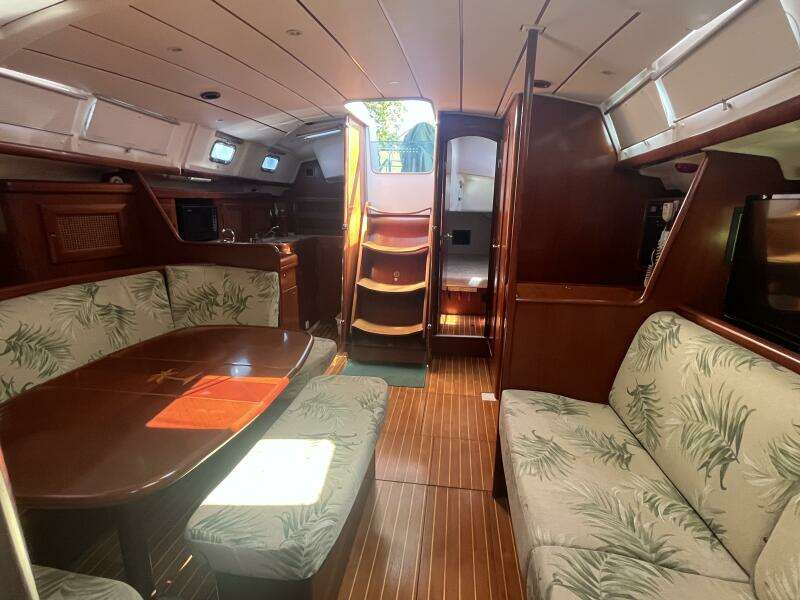 Autumn 42ft Beneteau Yacht For Sale