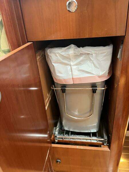 Autumn 42ft Beneteau Yacht For Sale