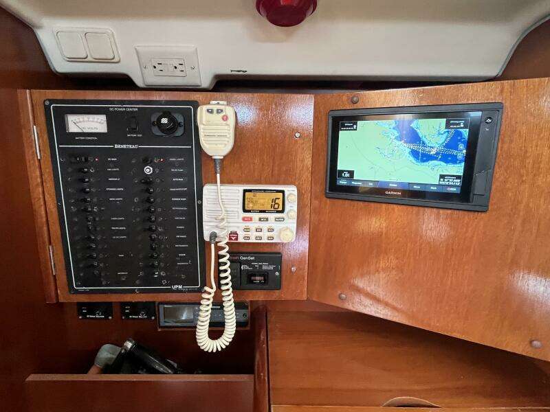 Autumn 42ft Beneteau Yacht For Sale