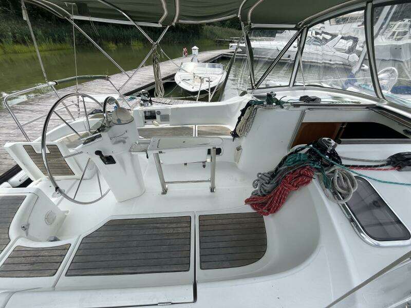 Autumn 42ft Beneteau Yacht For Sale