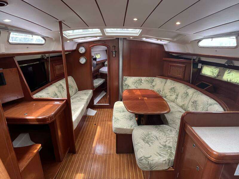 Autumn 42ft Beneteau Yacht For Sale