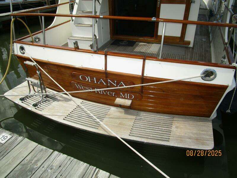 42' Grand Banks swimplatform