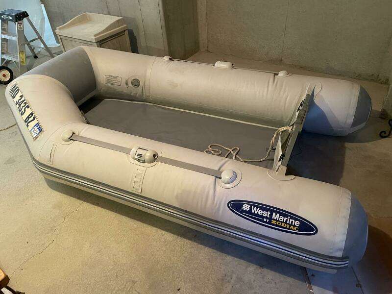 42' Grand Banks inflatable tender2