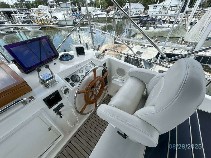 42' Grand Banks flybridge helm1