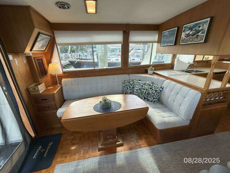 42' Grand Banks salon port