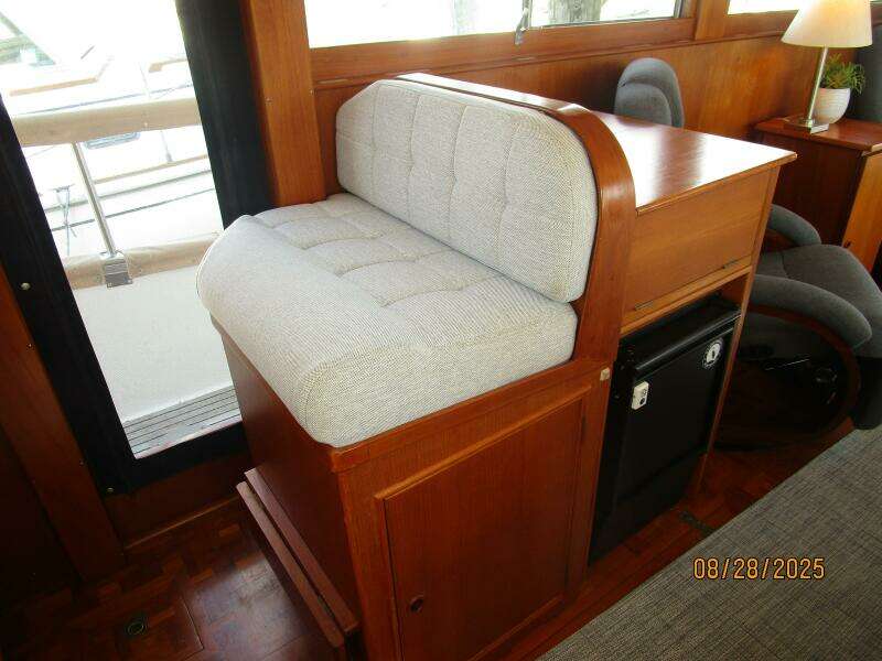 42' Grand Banks lower helm helmseat