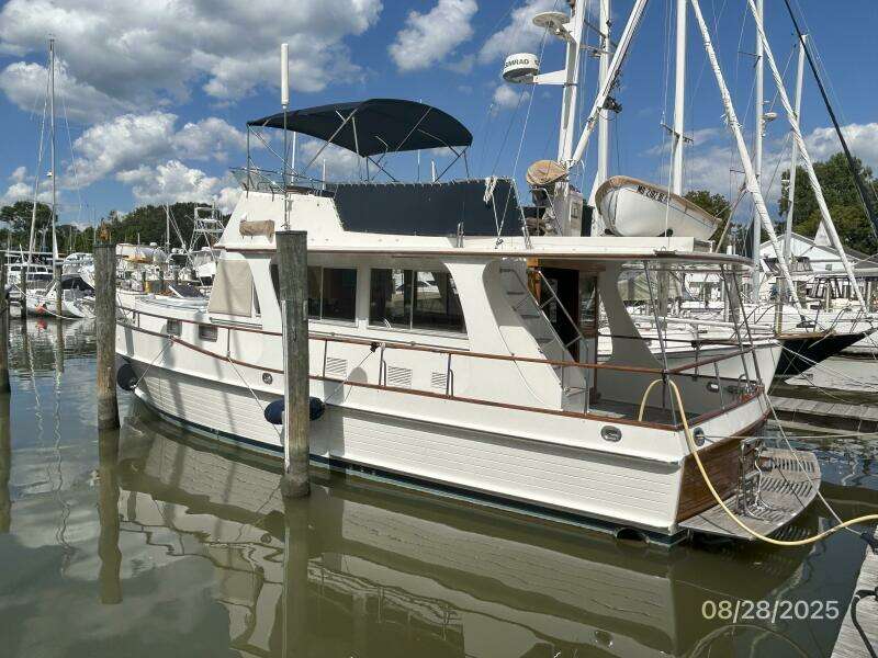 42' Grand Banks port aft profile