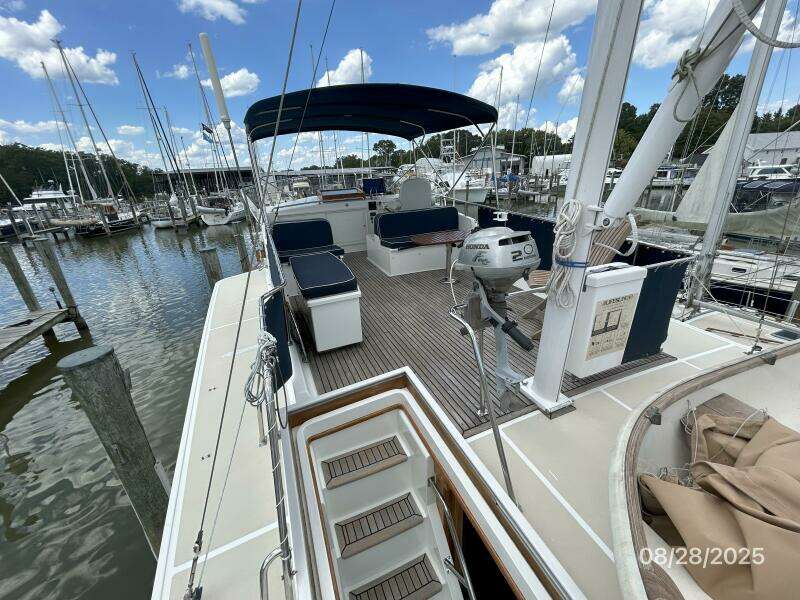 42' Grand Banks flybridge forward1