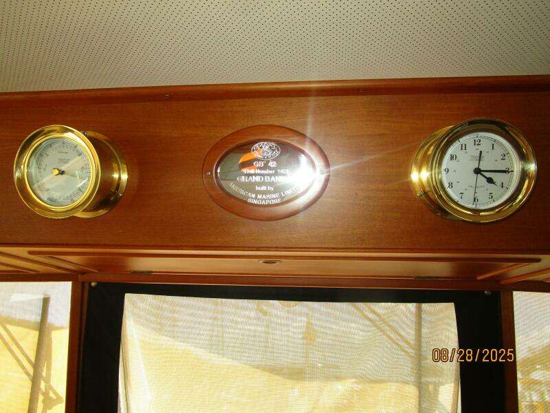 42' Grand Banks lower hlem overhead electronics2