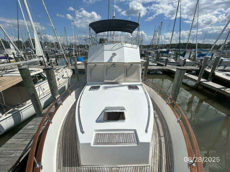 42' Grand Banks foredeck aft