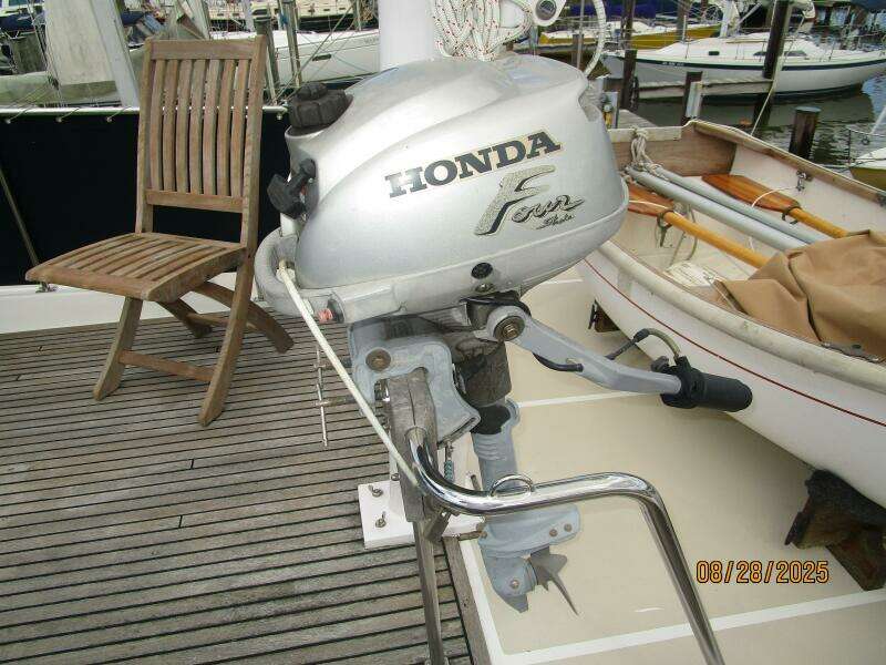 42' Grand Banks tender outboard