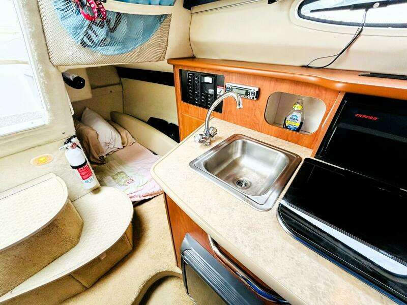 HAPPY HOURS 24ft Bayliner Yacht For Sale