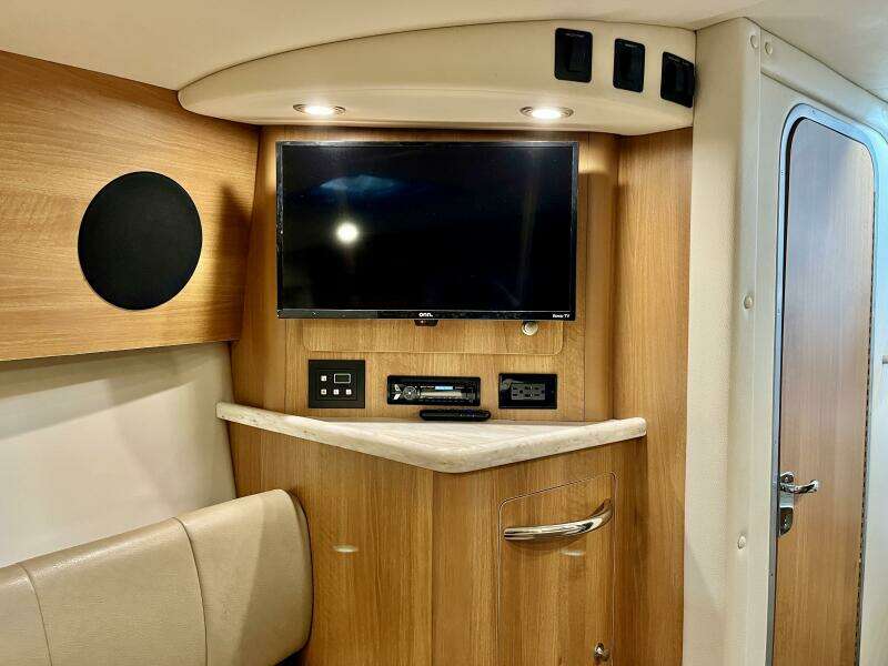 29ft Rinker Yacht For Sale