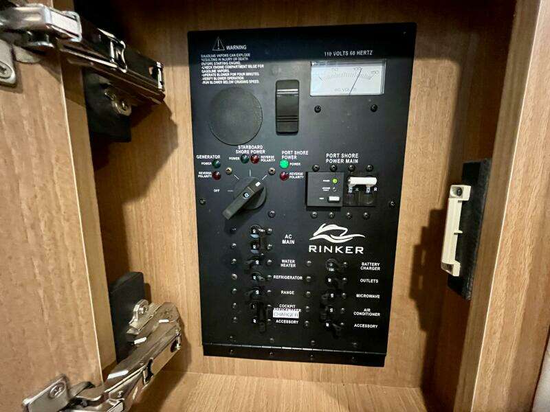 29ft Rinker Yacht For Sale