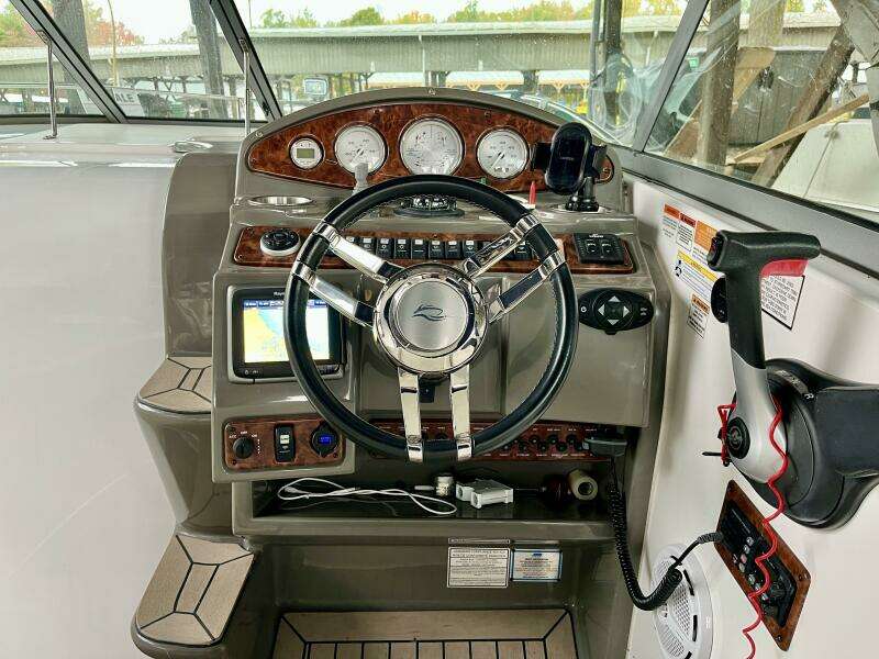 29ft Rinker Yacht For Sale