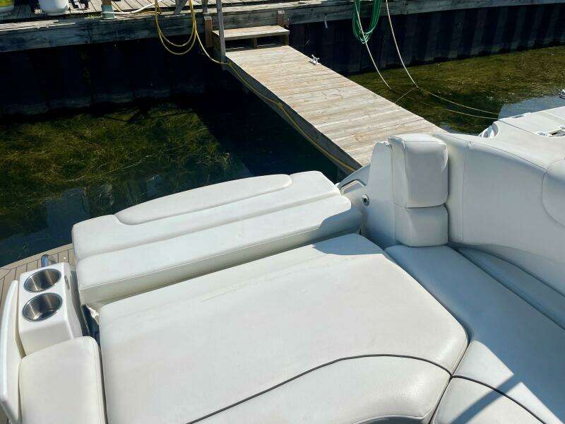 29ft Rinker Yacht For Sale