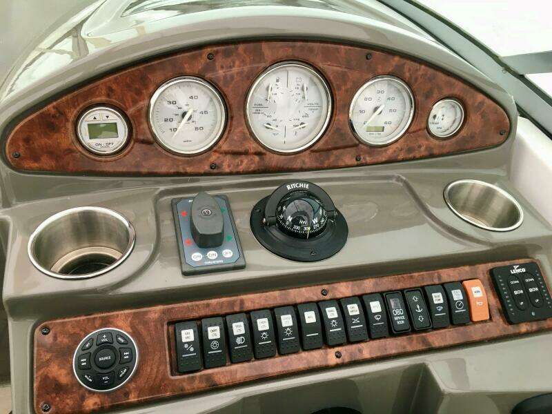 29ft Rinker Yacht For Sale