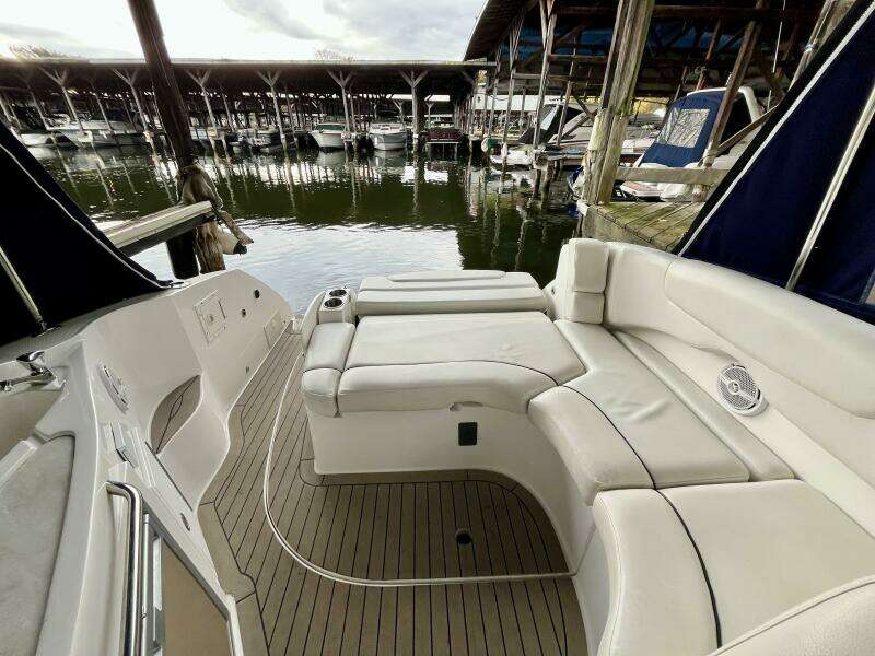 29ft Rinker Yacht For Sale