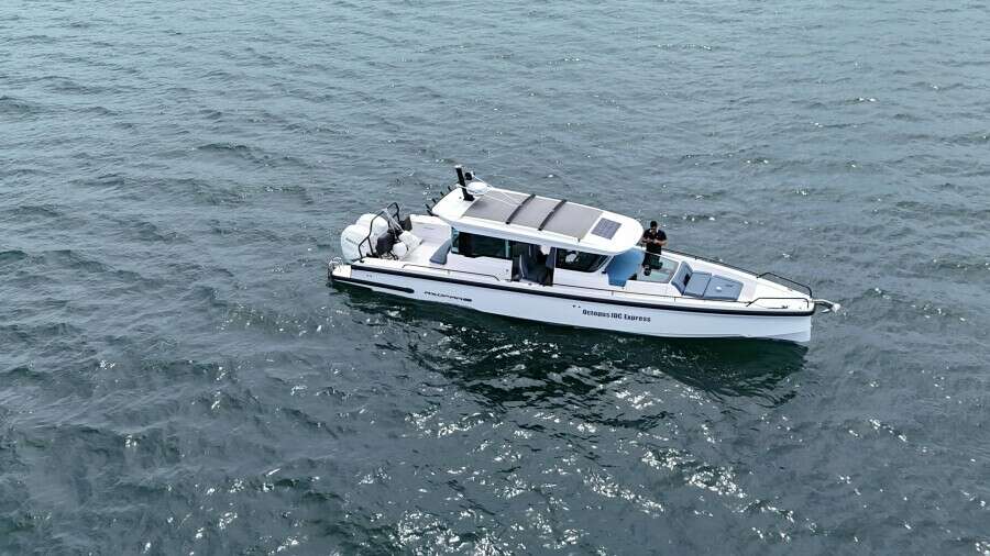 37ft Axopar Yacht For Sale
