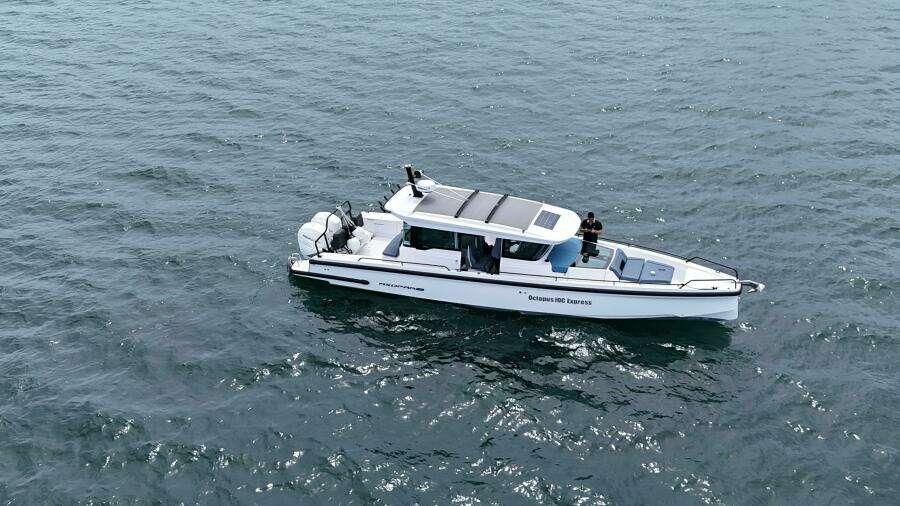 37ft Axopar Yacht For Sale