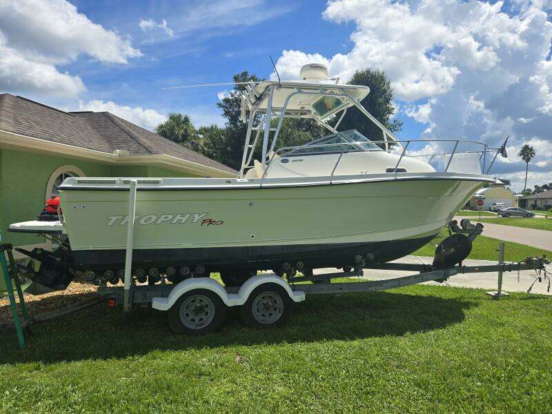 23ft Trophy Yacht For Sale