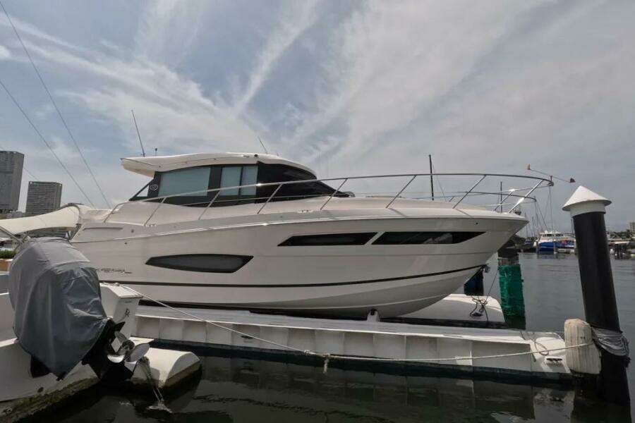 38ft Regal Yacht For Sale