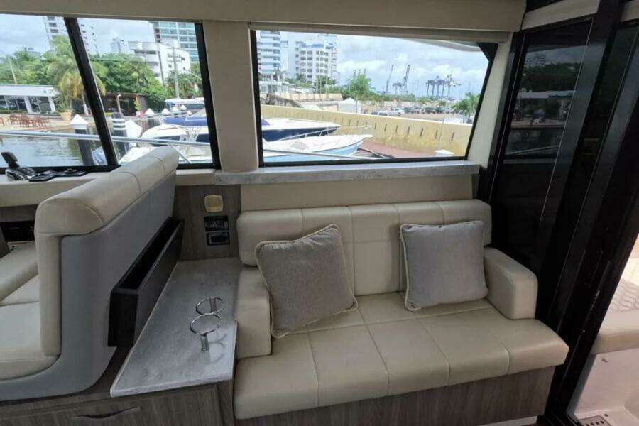 38ft Regal Yacht For Sale