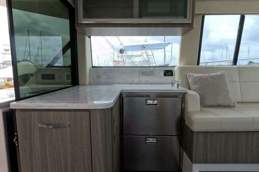 38ft Regal Yacht For Sale