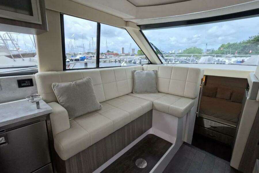 38ft Regal Yacht For Sale