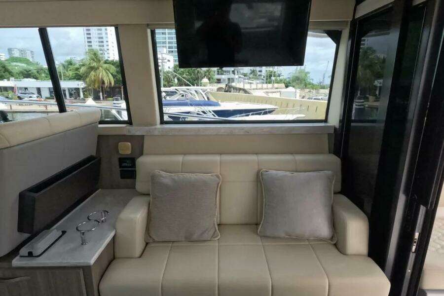 38ft Regal Yacht For Sale
