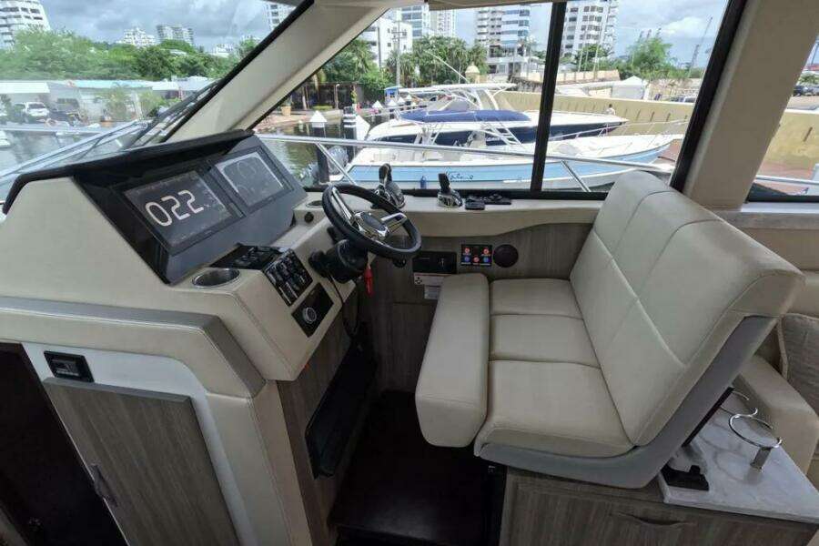 38ft Regal Yacht For Sale